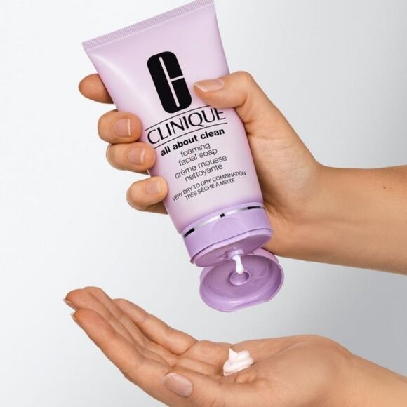 Clinique All About Clean Rinse-Off Foaming Cleanser Mousse - Picture 3 of 7